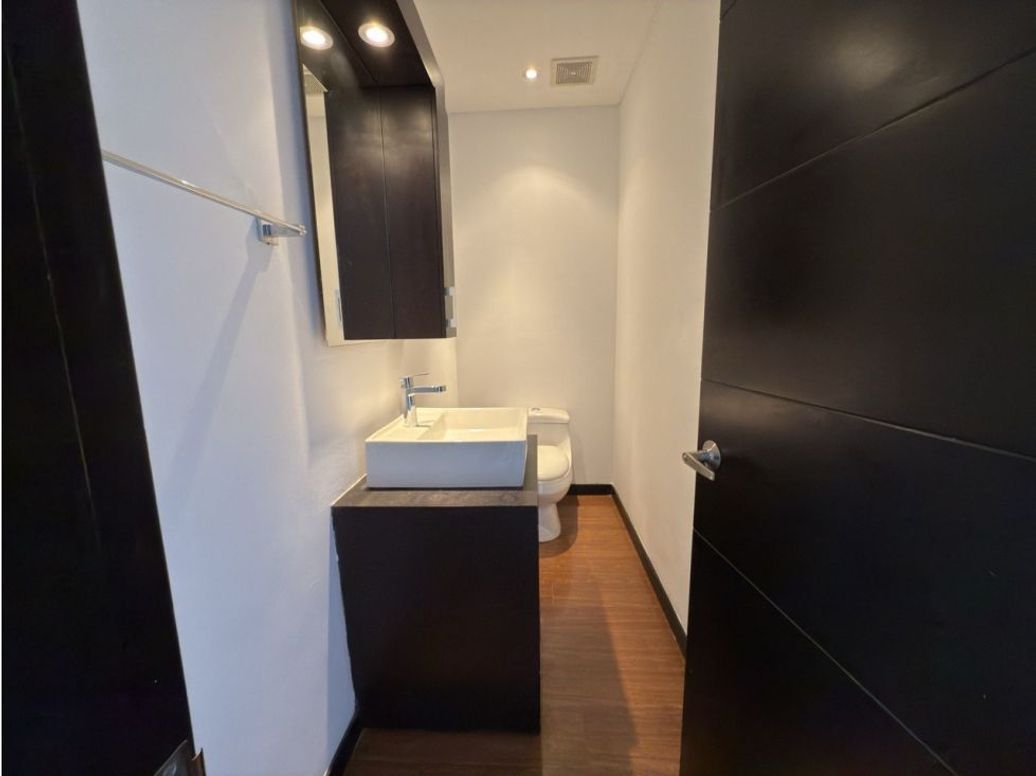 Apartamento de 3 alcobas en venta en Chico, Bogotá, 140 m² · foto 16 de 19