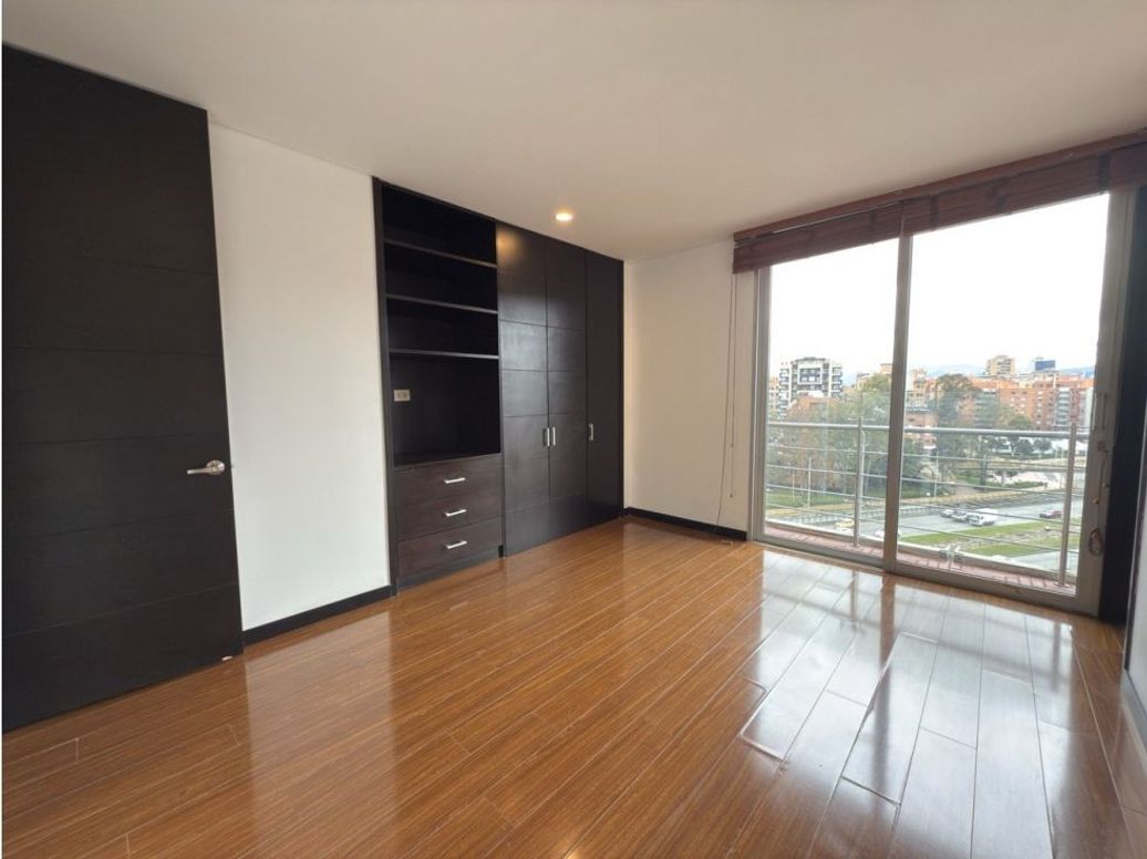 Apartamento de 3 alcobas en venta en Chico, Bogotá, 140 m² · foto 15 de 19