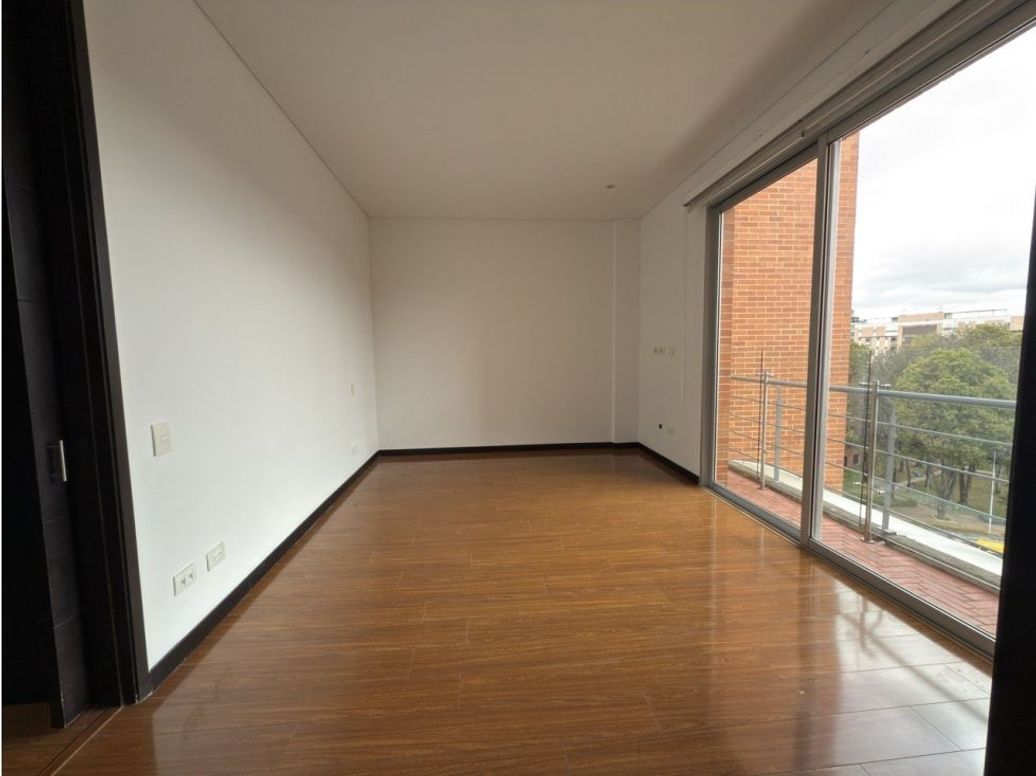Apartamento de 3 alcobas en venta en Chico, Bogotá, 140 m² · foto 18 de 19