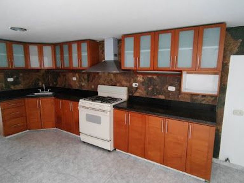 Casa de 4 alcobas en venta en Polo Club, Bogotá, 320 m² · foto 17 de 20