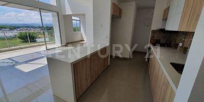 Venta  de hermoso apartamento Dúplex (Pent-house)  en el conjunto Residencial FORESTAL AQUA, vía a potrerito kl.1, muy iluminado, ventilado, con excelentes acabados, en el primer nivel encontramos la sala, comedor, balcón con excelente vista, cocina americana, horno, espaciosos gabinetes, zona de oficios, estar de televisión, baño social, baño de habitaciones, dos habitaciones con closet, en el segundo nivel encontramos estar de televisión, habitación principal con baño y vestier, gran terraza, el conjunto cuenta con hermosas zonas verdes, piscinas, baño turco, lobby, salón social, parqueadero en sótano,  para dos vehículos paralelo, vigilancia 24 hora.