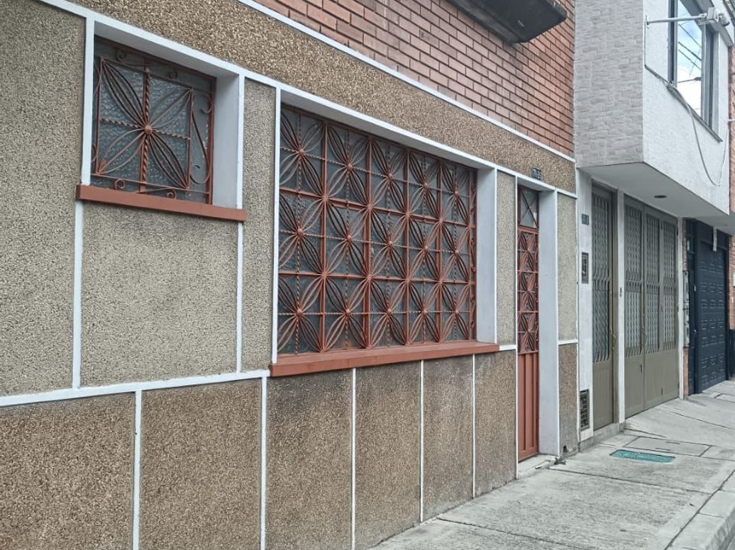 Casa de 4 alcobas en venta en Boyacá, Bogotá, 325 m² · foto 11 de 20