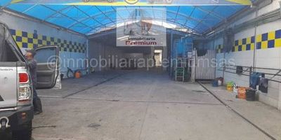 Son tres lotes continuos para un Área total de  950 metros, las áreas de cada uno de 250 Metros, el otros de  235 Metros, y otro de  350 Metros, ideal para contracción de bodegas, unos de ellos esta funcionando lavadero