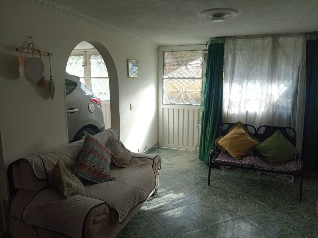 Casa de 5 alcobas en venta en Ingles, Bogotá, 143 m² · foto 2 de 20