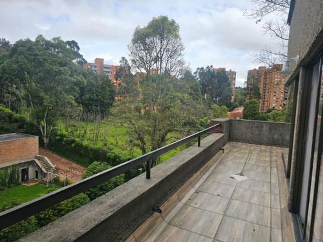Apartamento de 3 alcobas en venta en Cerros De Suba, Bogotá, 239 m² · foto 6 de 20
