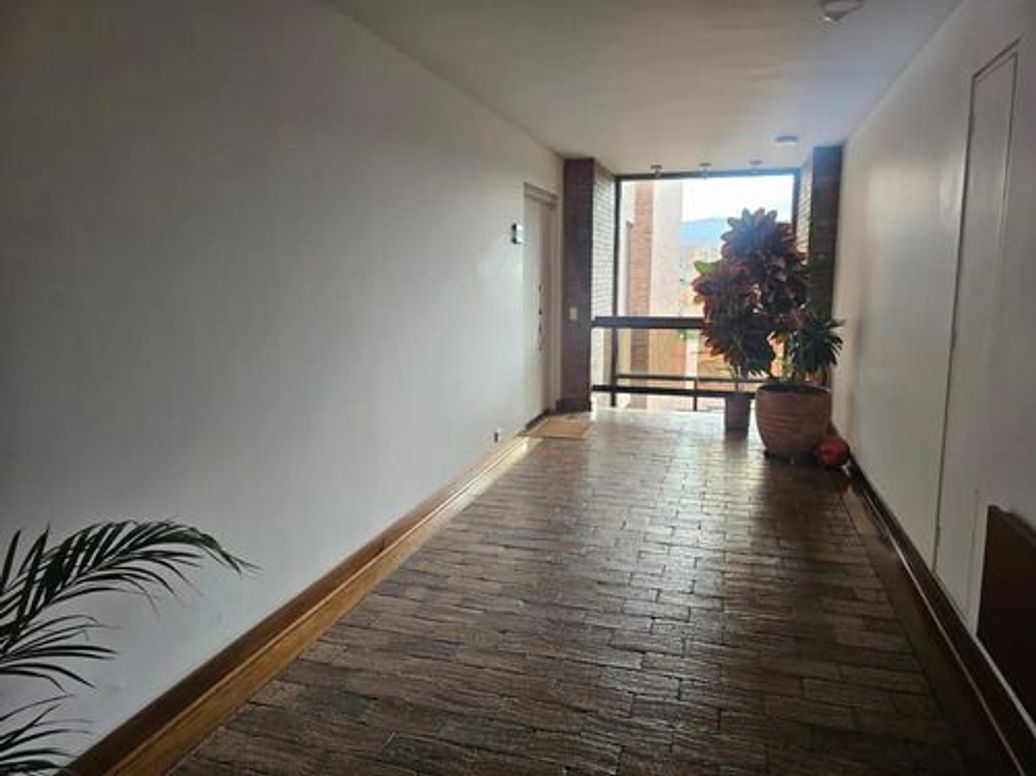Apartamento de 3 alcobas en venta en Cerros De Suba, Bogotá, 239 m² · foto 12 de 20