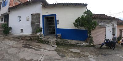 Cod.4100 SE VENDE LOTE EN EL BARRIO CALDAS DE FLORIDABLANCA - 5 DE FRENTE POR 25 DE FONDO - EXCELENTE UBICACIÓN - TODOS LOS SERVICIOS AGUA - LUZ - GAS - EXCELENTE PARA CONSTRUIR - LIBRE DE DEUDAS