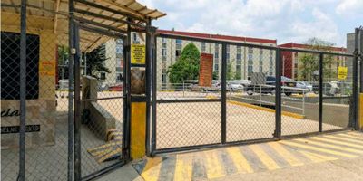 Te presentamos este apartamento ubicado en la unidad residencial Sorrento, piso 5 acceso por escaleras, parqueadero  comunitario en sótano y plataforma.

¡No pierdas la oportunidad de convertirlo en tu nuevo hogar! Contáctanos hoy mismo para hacer una visita y conocer más detalles sobre esta propiedad.