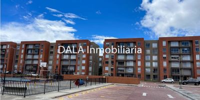 DALA Inmobiliaria vende hermoso apartamento para estrenar, en tercer piso en Chía-Cundinamarca, en conjunto cerrado,  consta de: cocina abierta tipo americano, zona de lavandería, sala - comedor, balcón,  estudio, dos habitaciones auxiliares cada una con closet,  habitación principal con walking closet y baño privado, un baño auxiliar completo,  parqueadero en sótano, zonas sociales en desarrollo: parque infantil, gimnasio biosaludable, coworking, media cancha múltiple, sendero de trote, teppanyaki, terraza BBQ, zona de pingpong, zona de mascotas, bicicleteros, minimarket, zona de yoga, salón social, ascensor, cerca de vía principal y transporte público, centros comerciales, colegios y universidades vigilancia 24 horas.

¡No dejes pasar esta oportunidad! Contáctanos ahora mismo y descubre cómo este apartamento puede ser tu nuevo hogar dulce hogar.  Si estás buscando inmobiliarias en Chía, somos tu mejor opción. También manejamos Bienes Inmuebles en Cajicá y Cota. COD. 1916A.