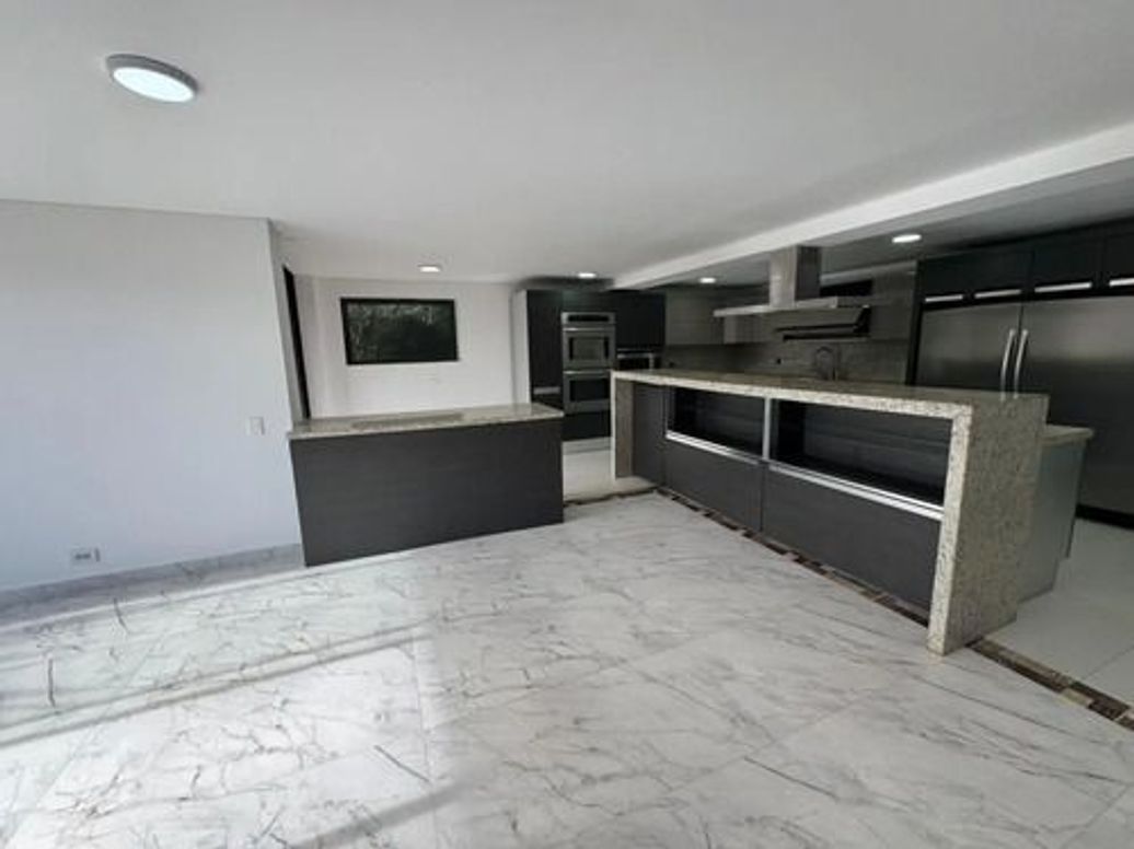 Apartamento de 5 alcobas en venta en Bellavista, Bogotá, 393 m² · foto 6 de 12