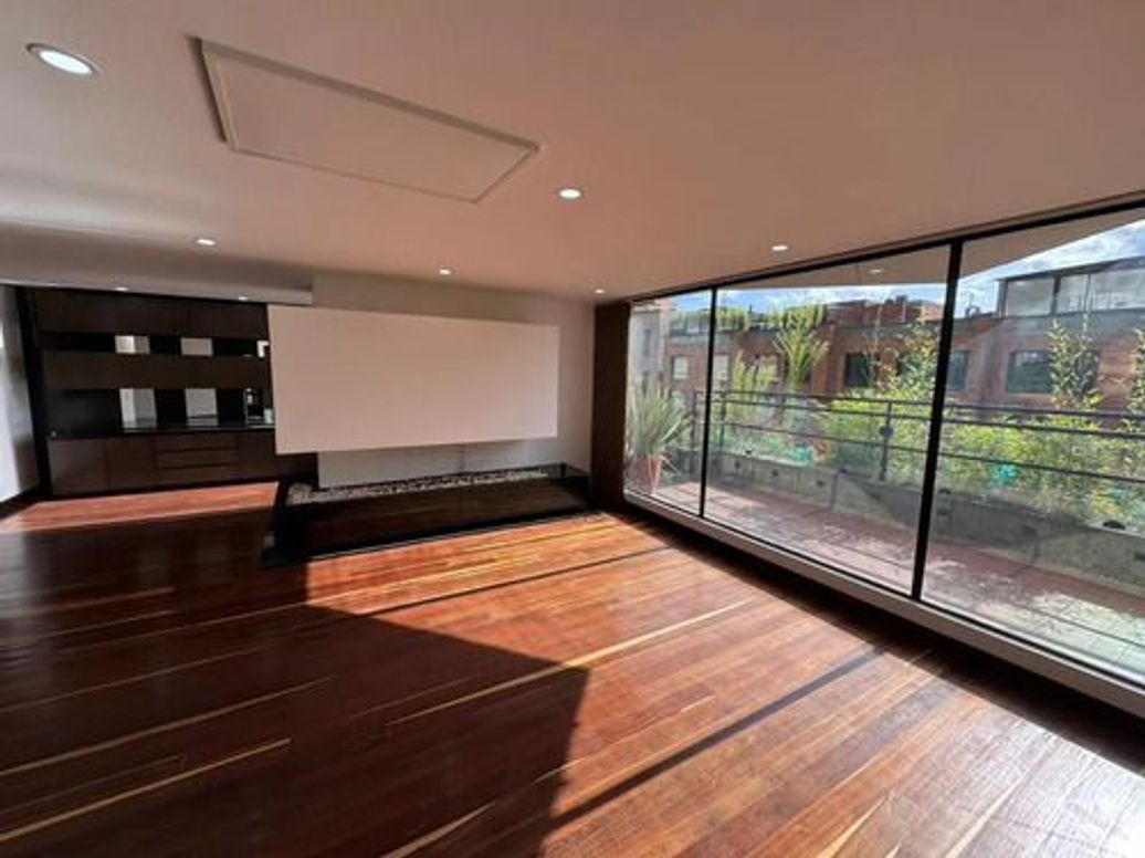 Apartamento de 5 alcobas en venta en Bellavista, Bogotá, 393 m² · foto 3 de 12