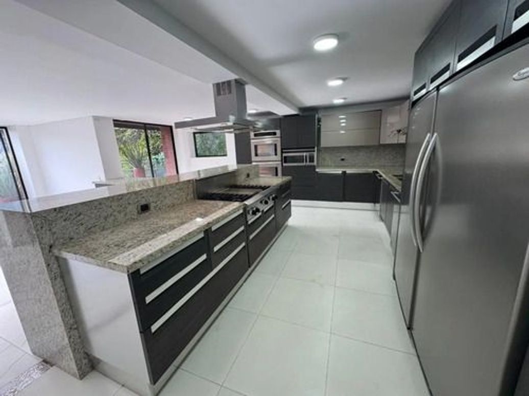 Apartamento de 5 alcobas en venta en Bellavista, Bogotá, 393 m² · foto 5 de 12