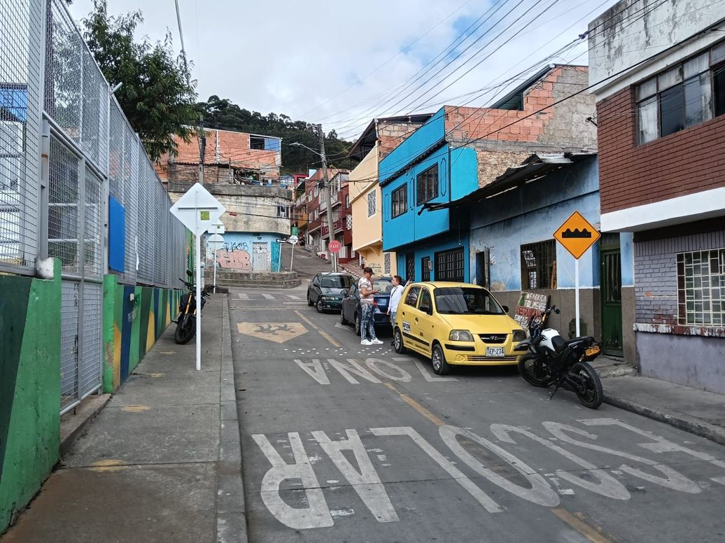 Casa de 5 alcobas en venta en Marco Fidel Suarez, Bogotá, 378 m² · foto 5 de 7