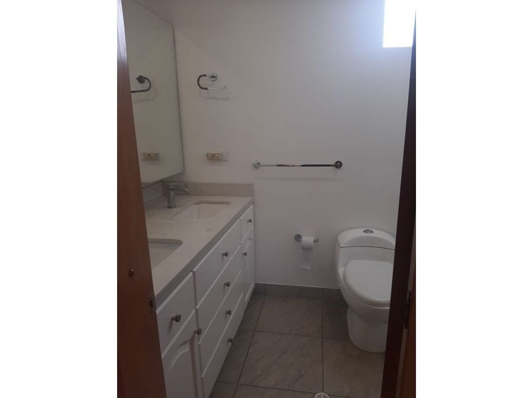 Apartamento de 3 alcobas en venta en Rincon Del Chicó, Bogotá, 192 m² · foto 14 de 14
