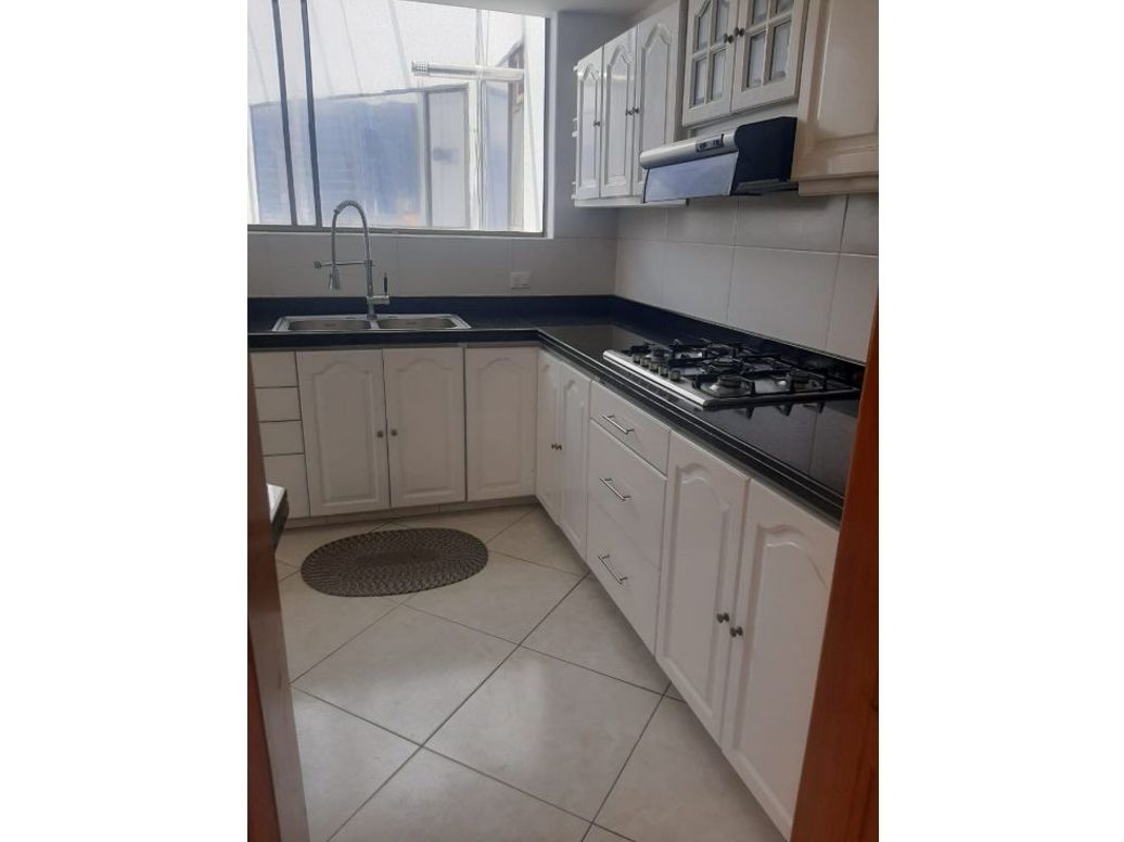 Apartamento de 3 alcobas en venta en Rincon Del Chicó, Bogotá, 192 m² · foto 8 de 14