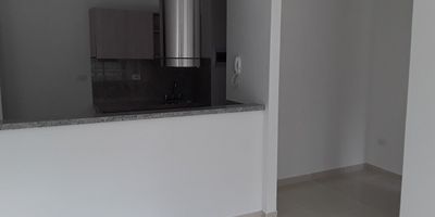 Apartamento en arriendo en Barranquilla, ubicado en el Conjunto Residencial Sorrento, sector Miramar. Este inmueble cuenta con un área de 66 m², distribuidos en 3 habitaciones y 2 baños completos. Es una opción ideal para quienes buscan vivir en una zona residencial de estrato 4 en el Atlántico. El canon de arriendo es de $2.300.000. Para conocer más detalles de este apartamento en Barranquilla, consulte las opciones para contactarnos.