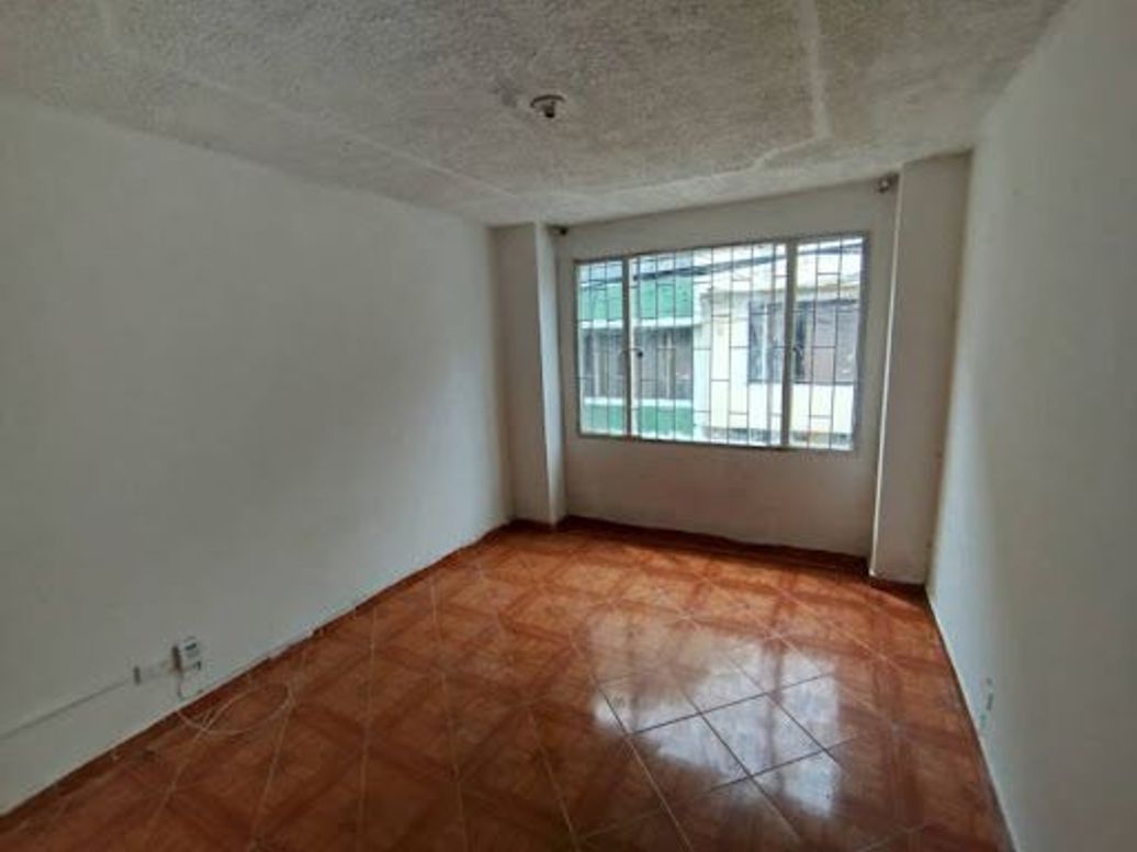 Casa de 8 alcobas en venta en Villas Del Dorado, Bogotá, 216 m² · foto 9 de 14
