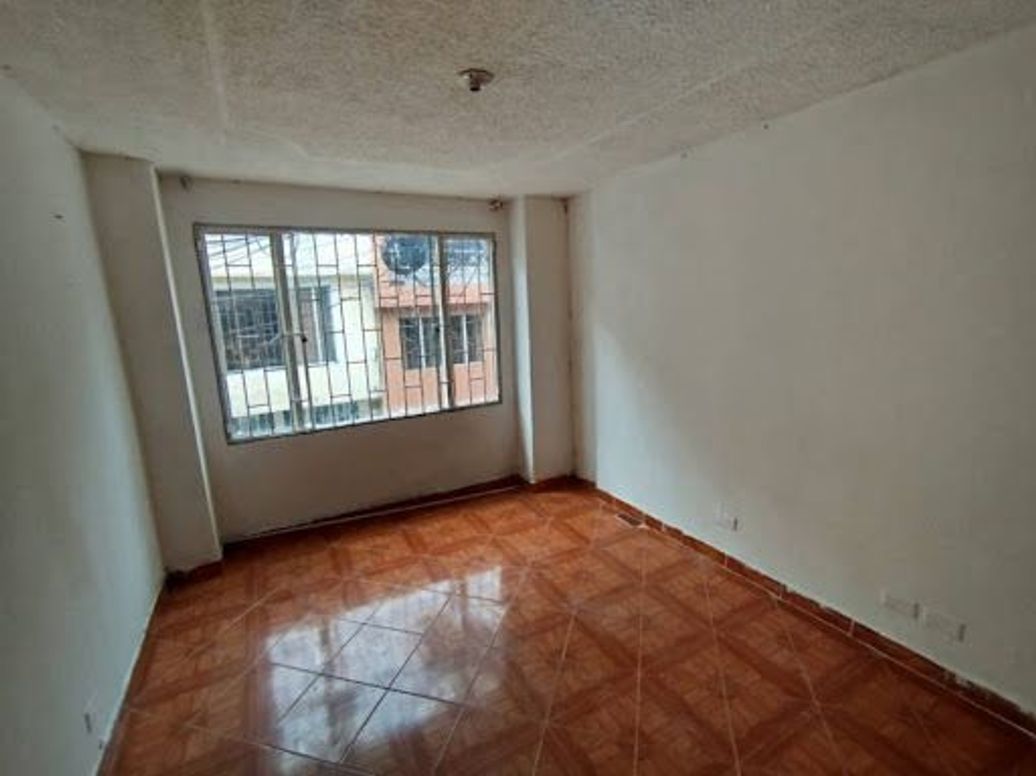 Casa de 8 alcobas en venta en Villas Del Dorado, Bogotá, 216 m² · foto 10 de 14