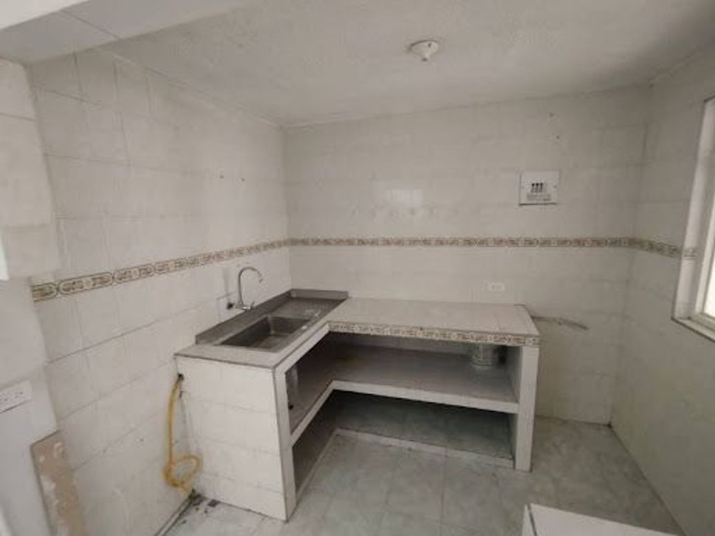 Casa de 8 alcobas en venta en Villas Del Dorado, Bogotá, 216 m² · foto 3 de 14