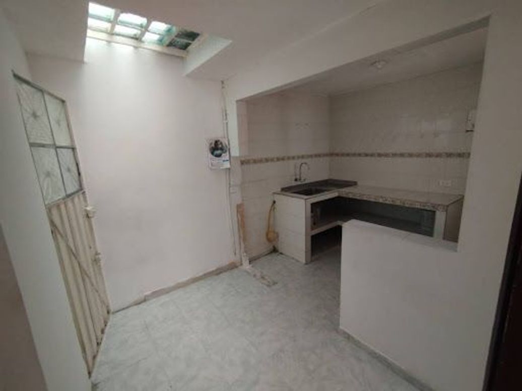 Casa de 8 alcobas en venta en Villas Del Dorado, Bogotá, 216 m² · foto 4 de 14