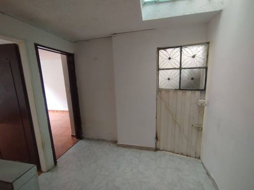 Casa de 8 alcobas en venta en Villas Del Dorado, Bogotá, 216 m² · foto 7 de 14