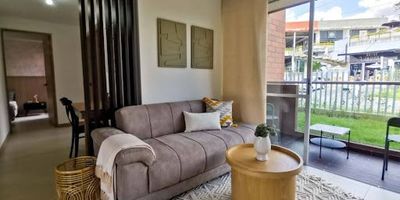 Situado en el corazón del eje cafetero colombiano, en una de las zonas más apetecidas de la hermosa ciudad de Pereira.Cerritos ha demostrado ser una zona atractiva para los inversionistas y logra cautivar día tras días a turistas y familias que están dispuestas a tener un estilo de vida enfocado en la salud y bienestar. En Montevedra puedes pagar tu apartamento de una manera sencilla!Porque tienes múltiples formas de pago que se adaptan a tu preferencia.Estamos dispuestos a escuchar tus propuestas y te ofrecemos excelentes descuentos según tu elección de pago. Sendero peatonal, juegos infantiles, cancha de fútbol 5Cancha múltiple, espacio para salón de jóvenes, espacio para zona social, espejo de agua, golfíto 9 hoyos, zona de mascotas, zona BBQ, plazoleta central.