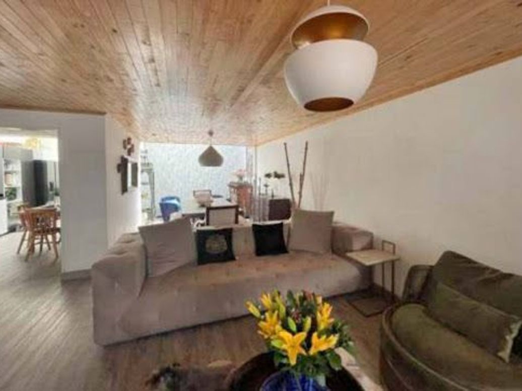 Casa de 6 alcobas en venta en Mandalay 1, Bogotá, 284 m² · foto 5 de 20