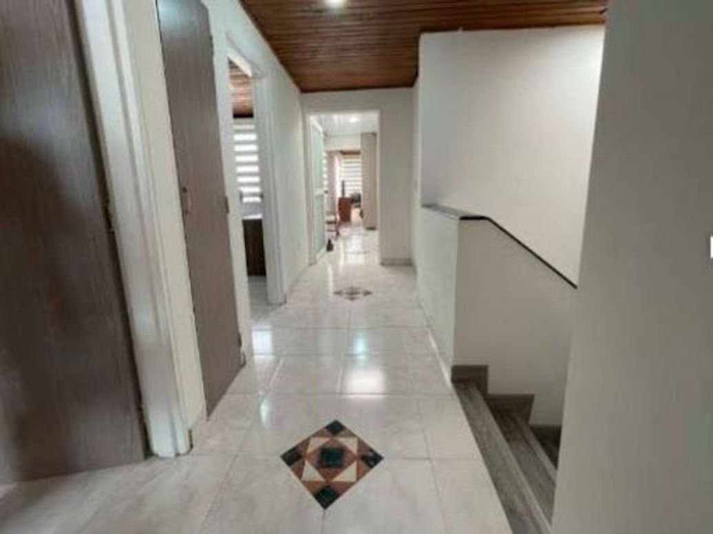 Casa de 6 alcobas en venta en Mandalay 1, Bogotá, 284 m² · foto 18 de 20