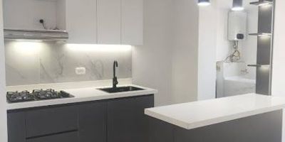 Bemsa Propiedad raíz  arrienda apartamento con excelente ubicacion  para estrenar de 49 mts2,  piso alto,  Consta  2 habitaciones, 2 baños completos, sala comedor, cocina integral, zona de ropas, balcón,, closet.  Cerca a transporte público, tiendas, supermercados. sector tranquilo y campestre.