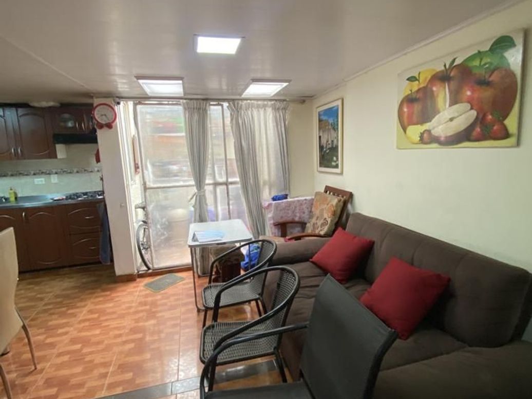 Casa de 3 alcobas en venta en El Cedro Occidental, Bogotá, 240 m² · foto 4 de 10