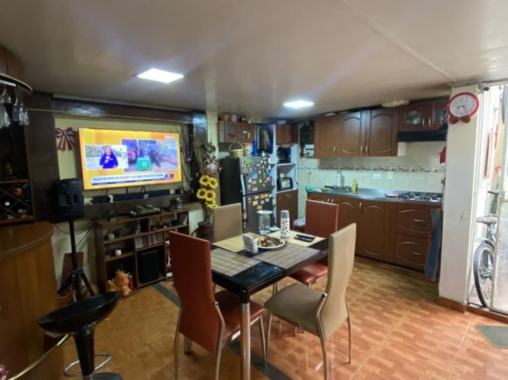 Casa de 3 alcobas en venta en El Cedro Occidental, Bogotá, 240 m² · foto 10 de 10