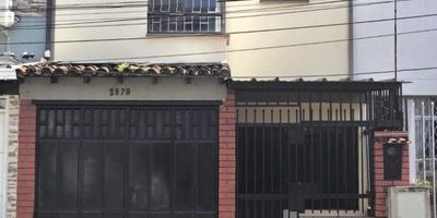 Casa en venta, Floridablanca,  Área construida:19,92 mts, 4 alcobas y 2 baños, Código inmobiliaria: 36807, para mayor información y revisar toda nuestra oferta visita nuestra pagina web: estebanrios.com o comuníquese a nuestro PBX: (607) 635 2877