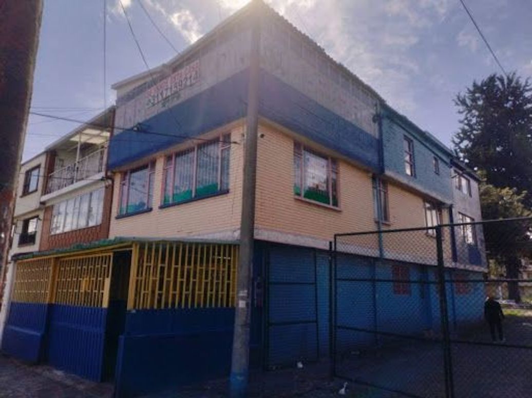 Casa de 5 alcobas en venta en Álamos, Bogotá, 320 m² · foto 3 de 20