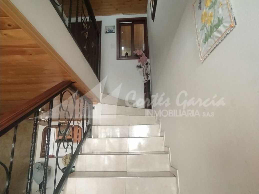 Casa de 3 alcobas en venta en Álamos, Bogotá, 425 m² · foto 15 de 20