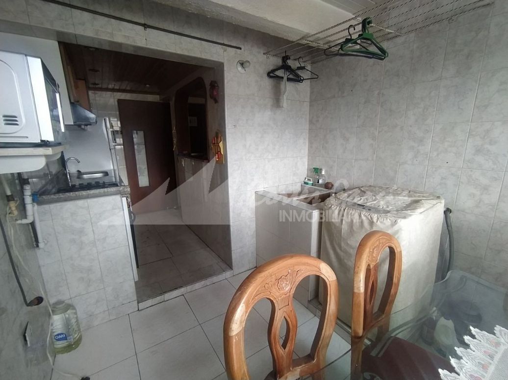 Casa de 3 alcobas en venta en Álamos, Bogotá, 425 m² · foto 3 de 20