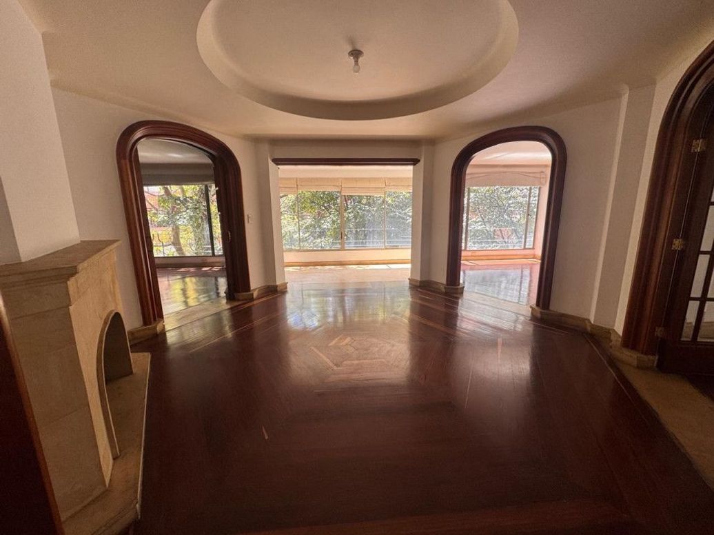 Apartamento de 4 alcobas en venta en Los Rosales, Bogotá, 241 m² · foto 15 de 20