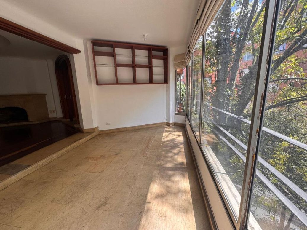 Apartamento de 4 alcobas en venta en Los Rosales, Bogotá, 241 m² · foto 16 de 20