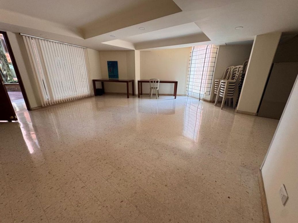 Apartamento de 4 alcobas en venta en Los Rosales, Bogotá, 241 m² · foto 4 de 20