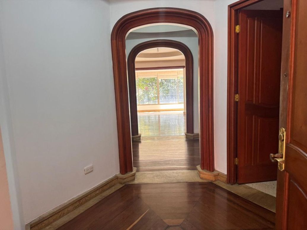 Apartamento de 4 alcobas en venta en Los Rosales, Bogotá, 241 m² · foto 7 de 20