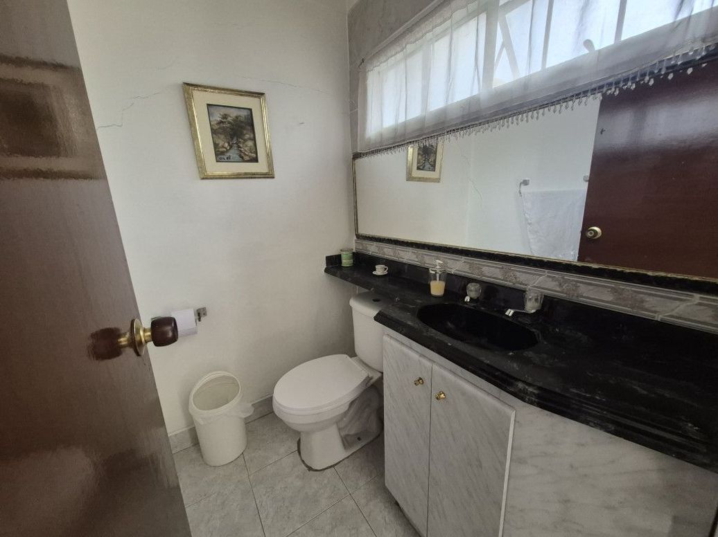 Casa de 4 alcobas en venta en El Batan, Bogotá, 375 m² · foto 5 de 20