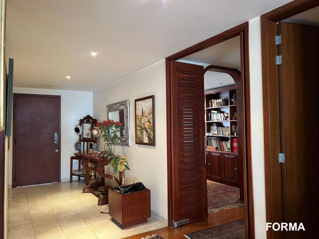 Apartamento de 3 alcobas en venta en Chico, Bogotá, 186 m² · foto 16 de 20