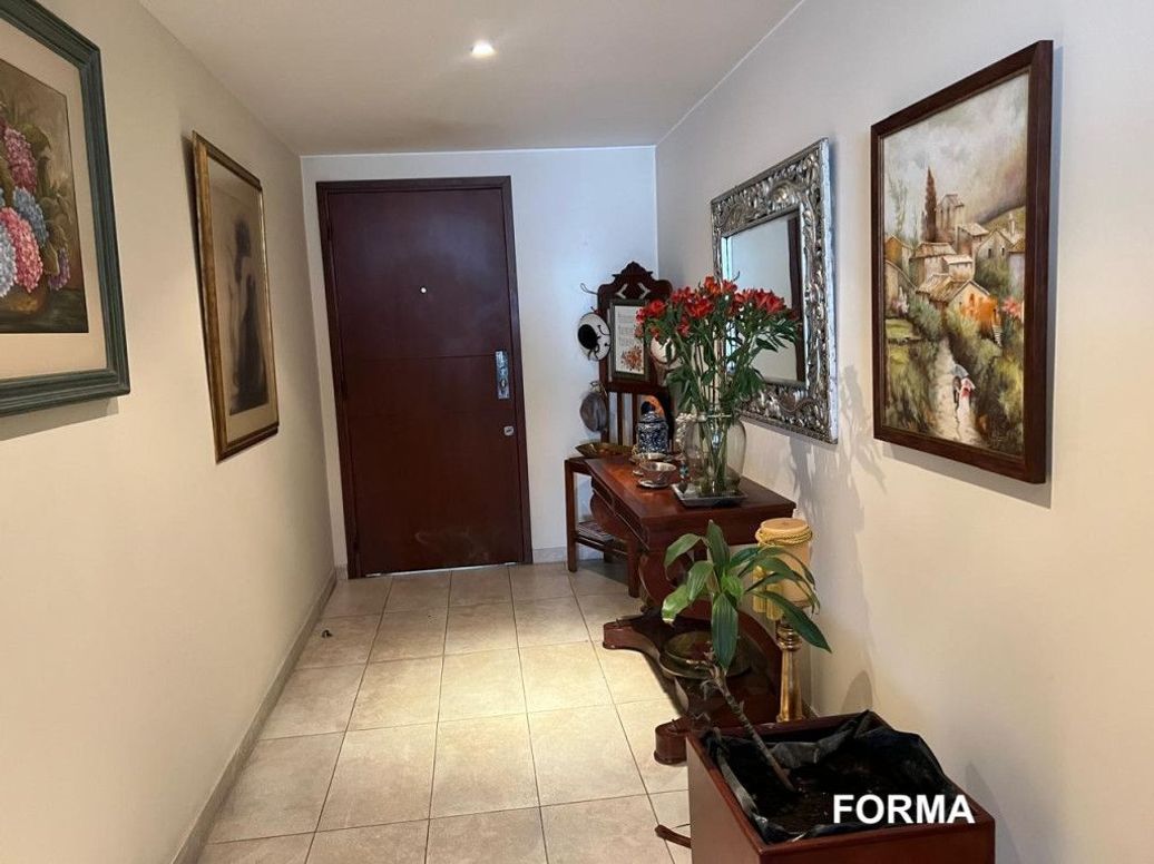 Apartamento de 3 alcobas en venta en Chico, Bogotá, 186 m² · foto 19 de 20