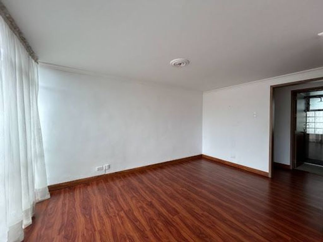 Apartamento de 2 alcobas en venta en Chapinero, Bogotá, 106 m² · foto 2 de 13