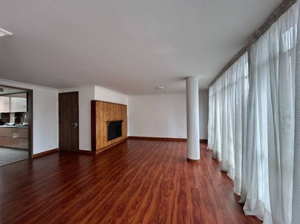 Apartamento de 2 alcobas en venta en Chapinero, Bogotá, 106 m² · foto 3 de 13