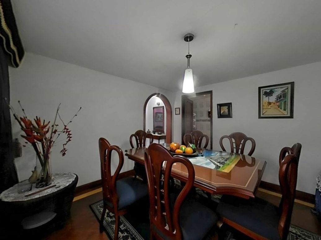 Casa de 5 alcobas en venta en Villa Magdala, Bogotá, 200 m² · foto 8 de 20