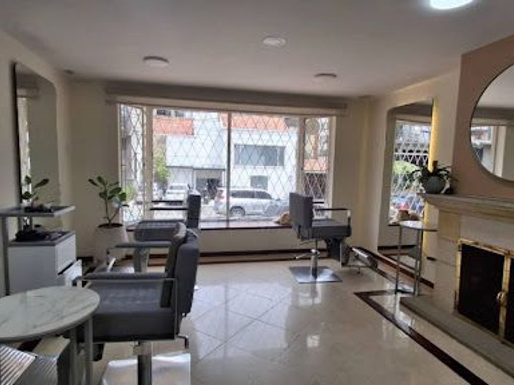 Casa de 5 alcobas en venta en Santa Barbara, Bogotá, 196 m² · foto 2 de 20