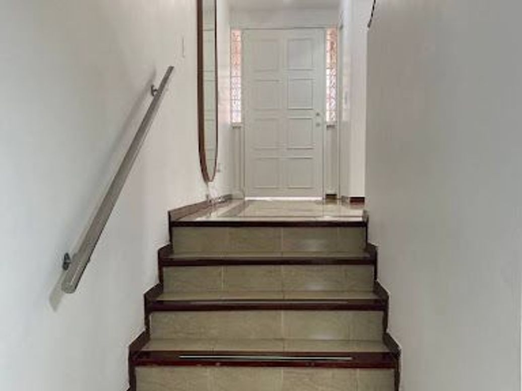 Casa de 5 alcobas en venta en Santa Barbara, Bogotá, 196 m² · foto 10 de 20
