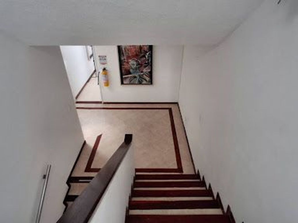 Casa de 5 alcobas en venta en Santa Barbara, Bogotá, 196 m² · foto 9 de 20