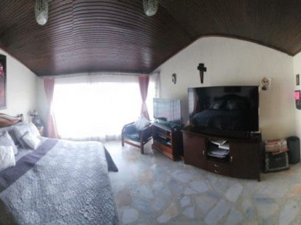 Casa de 3 alcobas en venta en Primavera, Bogotá, 185 m² · foto 2 de 12