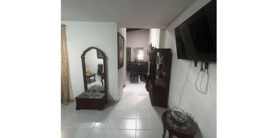 ? Casa en Venta sector Estadio?

Ubicada en una de las zonas más cotizadas de Medellin, esta espectacular propiedad te ofrece tranquilidad, comodidad y facil acceso a zonas deportivas de la unidad deportiva atanasio girardot.

? Características principales:

? Área:
• Área construida: 61.87 m²
• Tercer piso por escalas

?️ Distribución interior:
• 2 habitaciones amplias y comodas
• 2 Baños cabinados con ducha para agua caliente
• Sala, comedor integrados en un ambiente amplio y luminoso
• Cocina integral recien remodelada
• Patio para zona de ropas, balcon con vista a la calle

? Zonas exteriores y detalles adicionales:
•  Facil acceso a las zonas deportivas del estadio atanasio girardot
•  A una cuadra estacion metro estadio, y la avenidan 70
•  Al lado del colegio san ignacio
•  Cerca de todo tipo de comercio, supermercados, bancos, farmacias.

? Contáctanos para agendar tu visita: 323 570 3232
Ambiente Inmobiliario – Espacios para disfrutar la vida.
